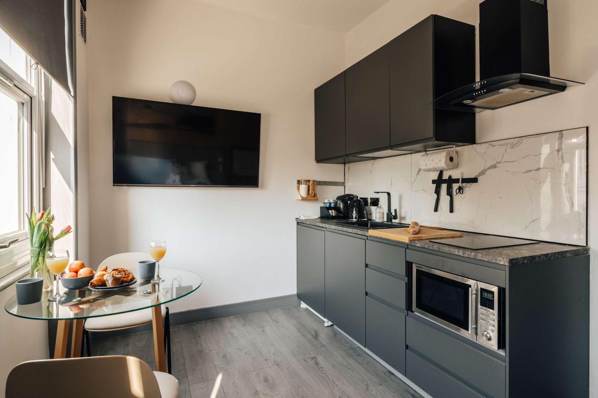 4 - Cosy In The Heart Of Earls Court